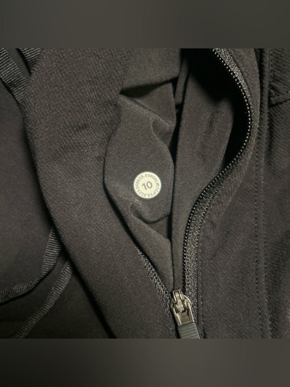 Lululemon license to train high-rise short 4” — Black (size 10) - Picture 3 of 9